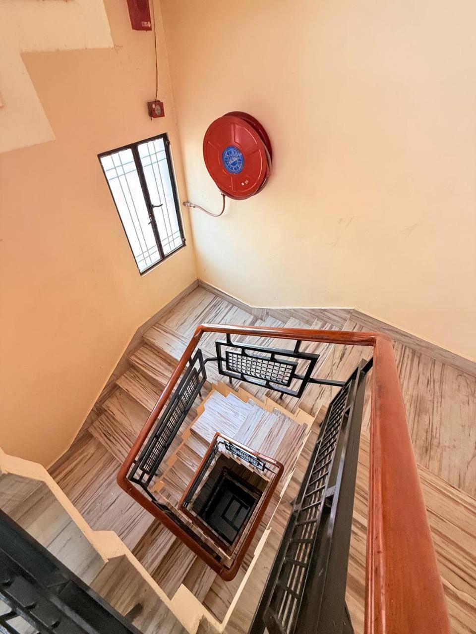 Shivam Hotel Varanasi - Near Kashi Vishwanath Temple With Parking And Lift エクステリア 写真