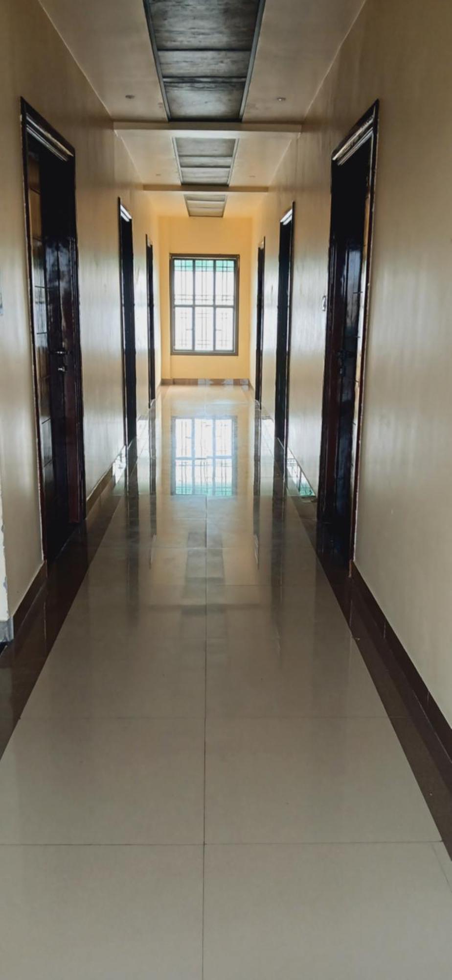 Shivam Hotel Varanasi - Near Kashi Vishwanath Temple With Parking And Lift エクステリア 写真