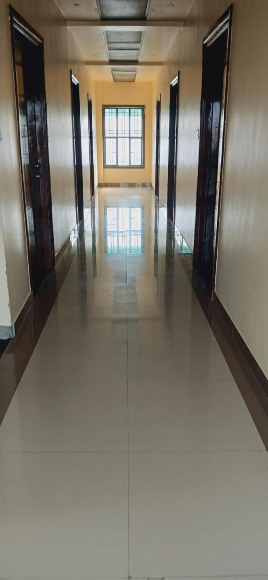 Shivam Hotel Varanasi - Near Kashi Vishwanath Temple With Parking And Lift エクステリア 写真